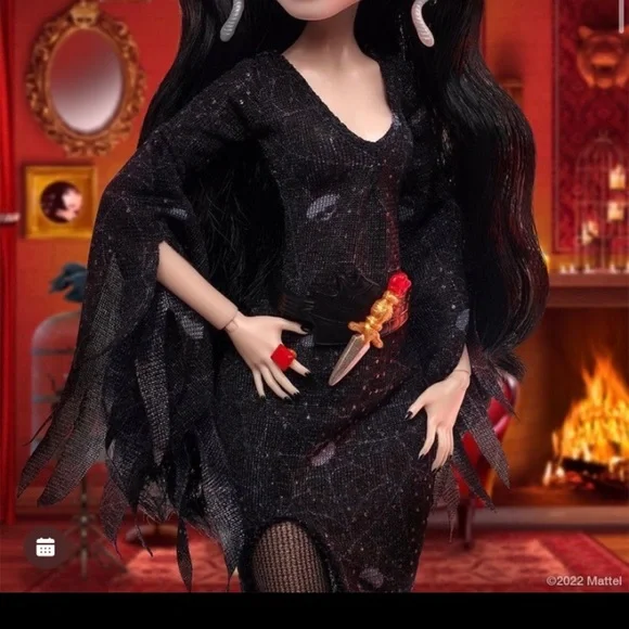 Elvira, Mistress of the Dark Monster High Skullector Doll